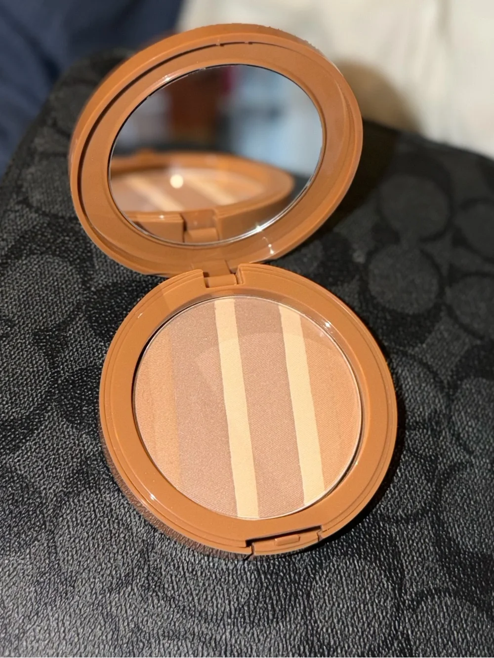 Bronze & highlight Shimmer powder- Neutral Bronze
